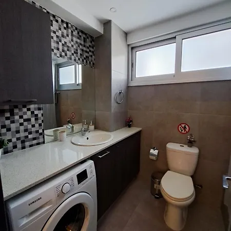 Albert's St Lazarus 402 B - First Floor Apartment *